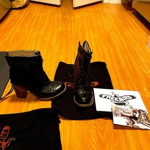 Brand new free bird Bailey booties